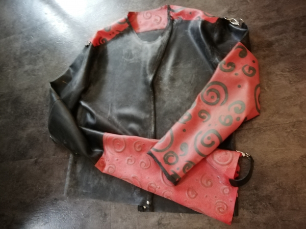 Latex Unikat Jacke/Zwangsjacke - Black and red swirl